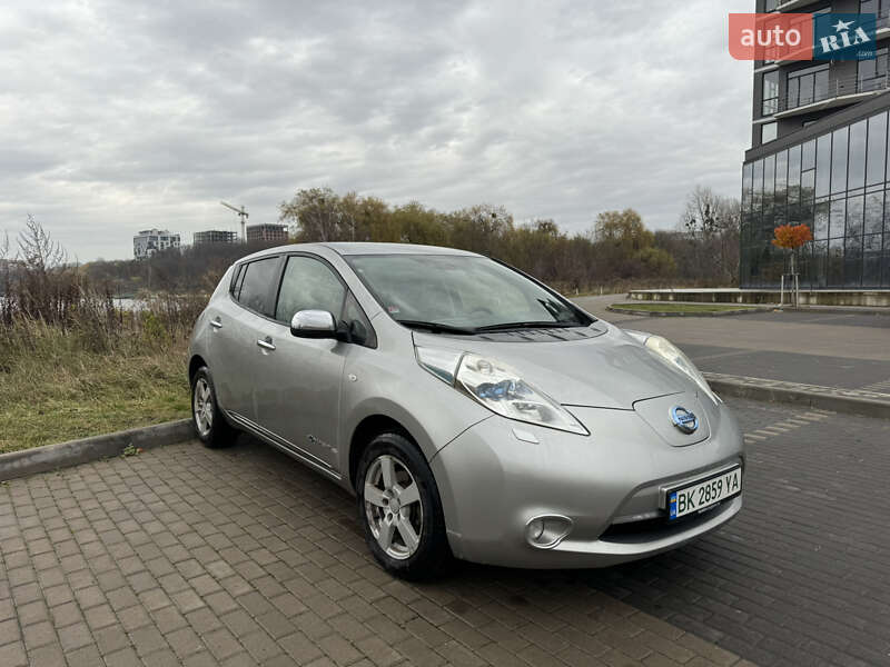 Хэтчбек Nissan Leaf 2014 в Ровно фото 3 Хэтчбек Nissan Leaf 2014 в Ровно