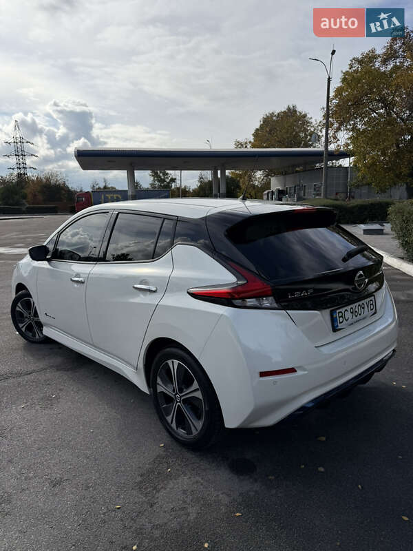 Хэтчбек Nissan Leaf 2019 в Каменском