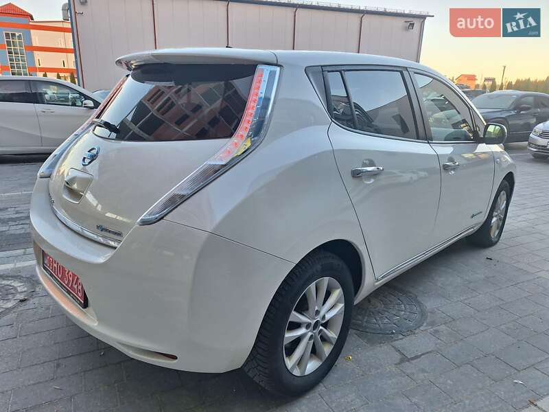 Хэтчбек Nissan Leaf 2014 в Городке фото 10 Хэтчбек Nissan Leaf 2014 в Городке