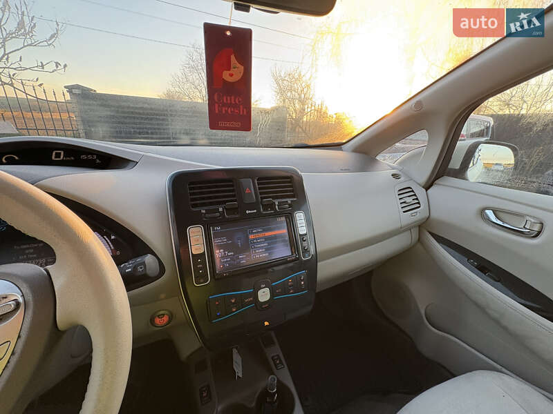 Хэтчбек Nissan Leaf 2012 в Луцке