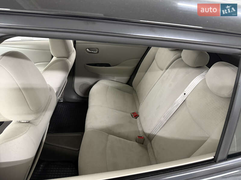 Хэтчбек Nissan Leaf 2012 в Умани фото 96 Хэтчбек Nissan Leaf 2012 в Умани