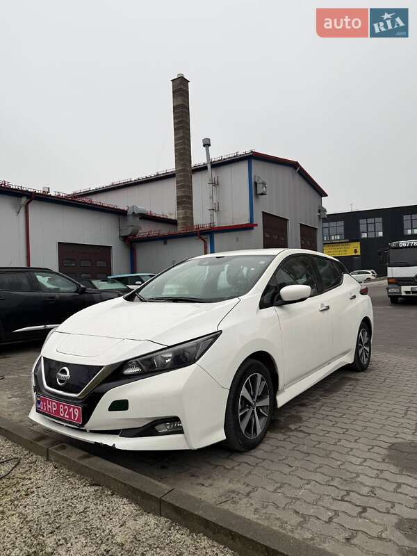 Хэтчбек Nissan Leaf 2019 в Первомайске