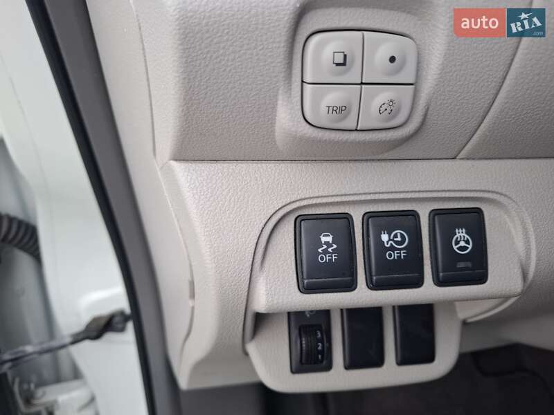 Хэтчбек Nissan Leaf 2012 в Черкассах