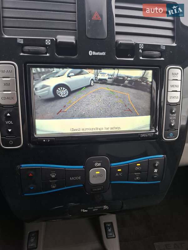 Хэтчбек Nissan Leaf 2012 в Черкассах