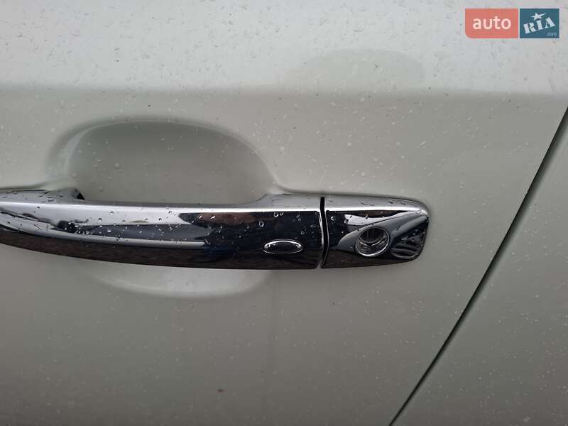 Хэтчбек Nissan Leaf 2012 в Черкассах