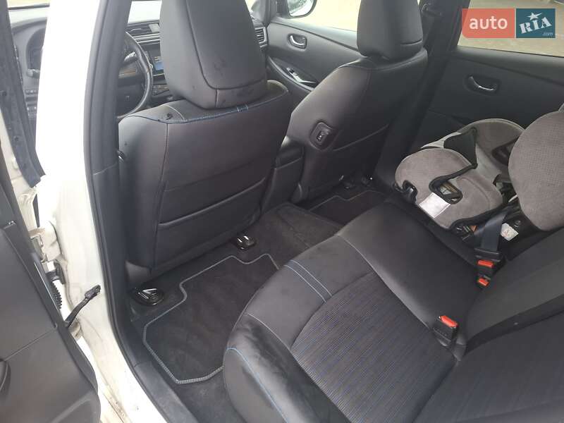 Хэтчбек Nissan Leaf 2018 в Хорошеве