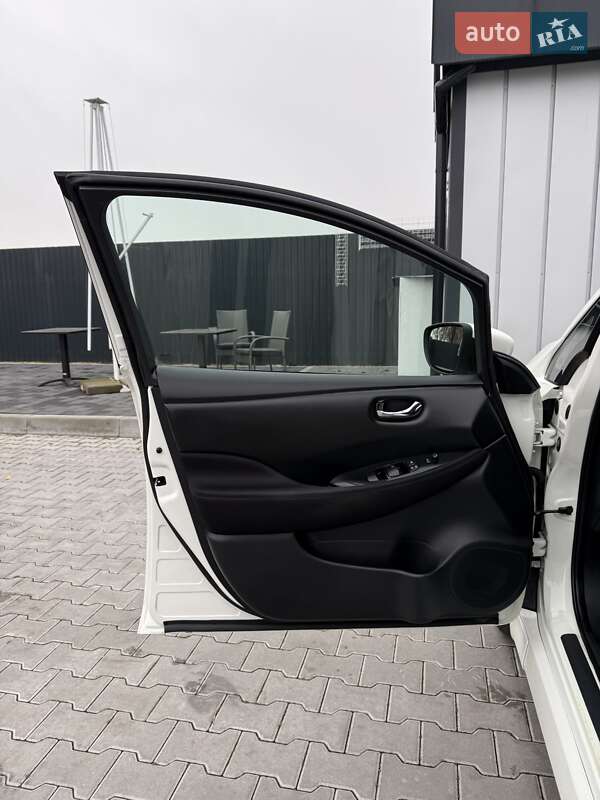 Хэтчбек Nissan Leaf 2018 в Владимире