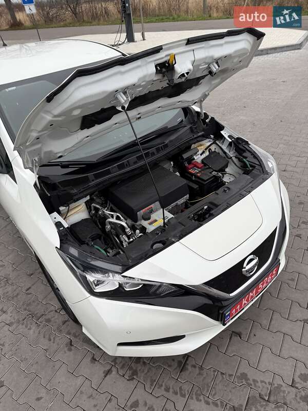 Хэтчбек Nissan Leaf 2018 в Владимире