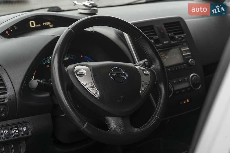 Хэтчбек Nissan Leaf 2015 в Ужгороде
