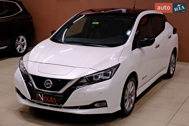 Хэтчбек Nissan Leaf 2017 в Одессе