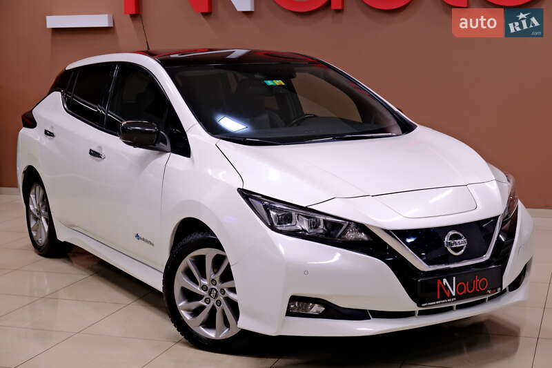 Хэтчбек Nissan Leaf 2017 в Одессе
