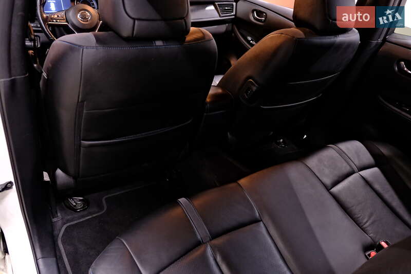 Хэтчбек Nissan Leaf 2017 в Одессе