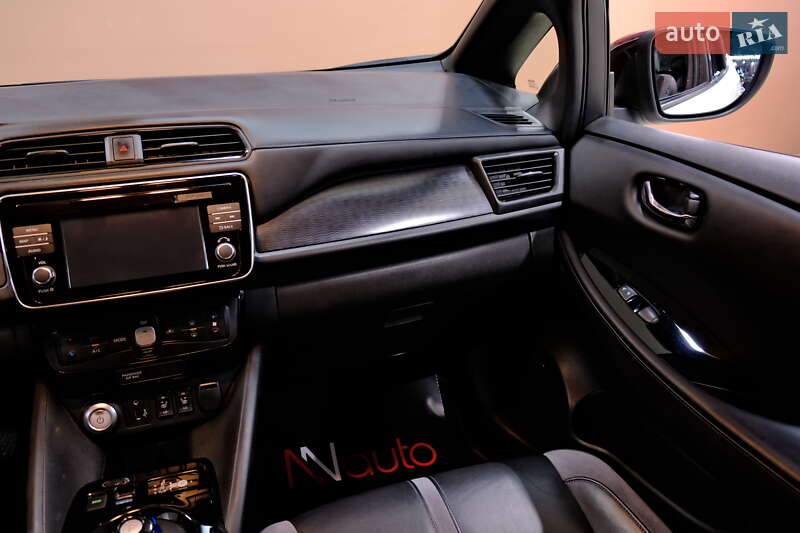 Хэтчбек Nissan Leaf 2017 в Одессе