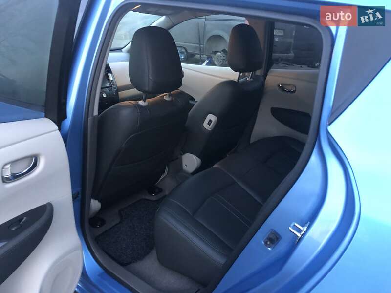 Хетчбек Nissan Leaf 2013 в Івано-Франківську