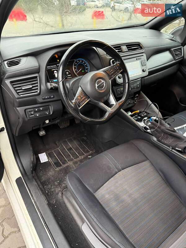 Хэтчбек Nissan Leaf 2019 в Первомайске