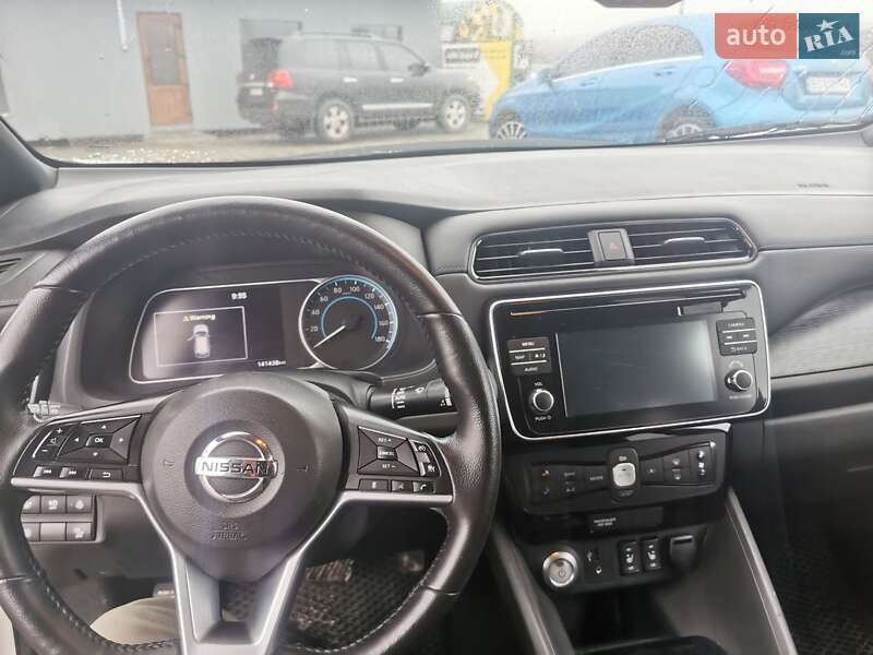 Хэтчбек Nissan Leaf 2017 в Каменец-Подольском