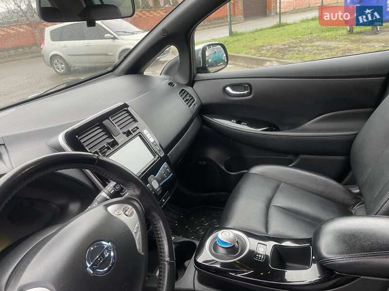 Хэтчбек Nissan Leaf 2013 в Киеве