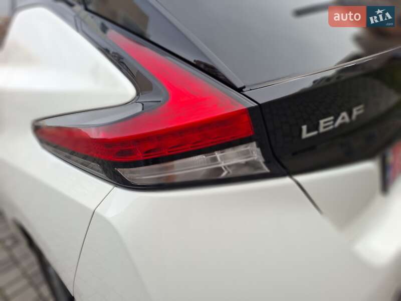 Хэтчбек Nissan Leaf 2020 в Черновцах