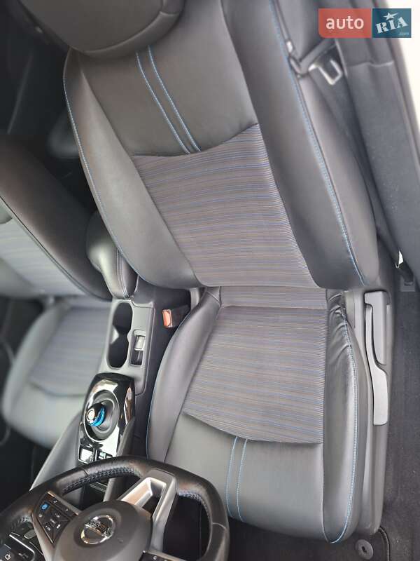 Хэтчбек Nissan Leaf 2020 в Черновцах