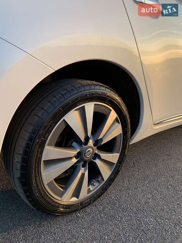 Хэтчбек Nissan Leaf 2014 в Виннице