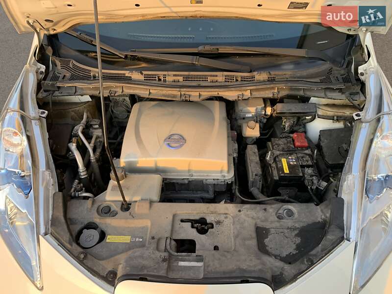 Хэтчбек Nissan Leaf 2014 в Виннице