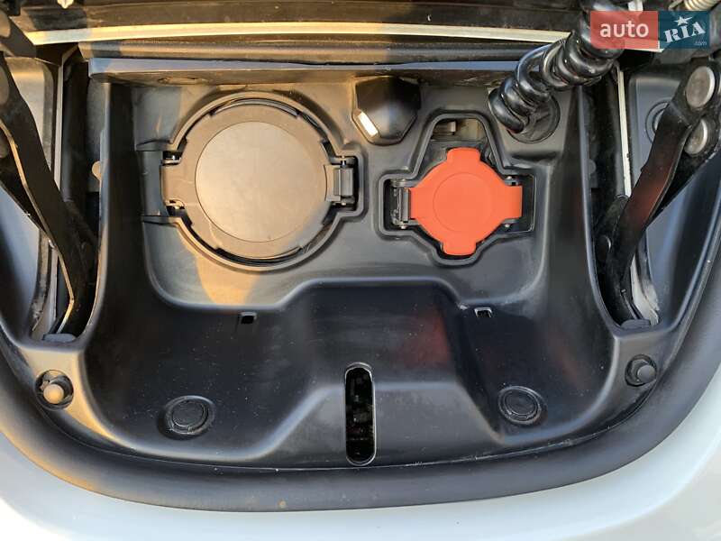 Хэтчбек Nissan Leaf 2014 в Виннице