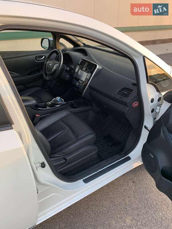 Хэтчбек Nissan Leaf 2014 в Виннице