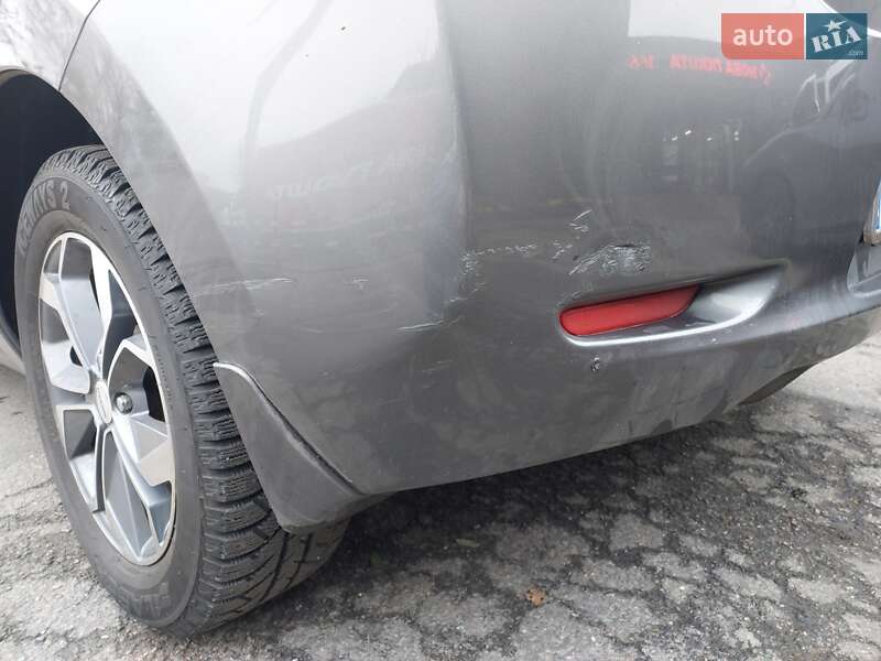 Хэтчбек Nissan Leaf 2015 в Харькове