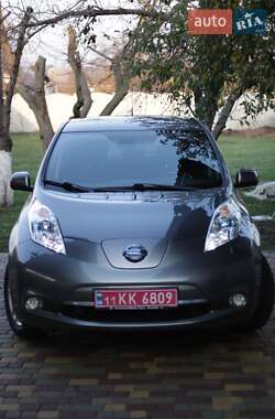 Хетчбек Nissan Leaf 2017 в Дніпрі