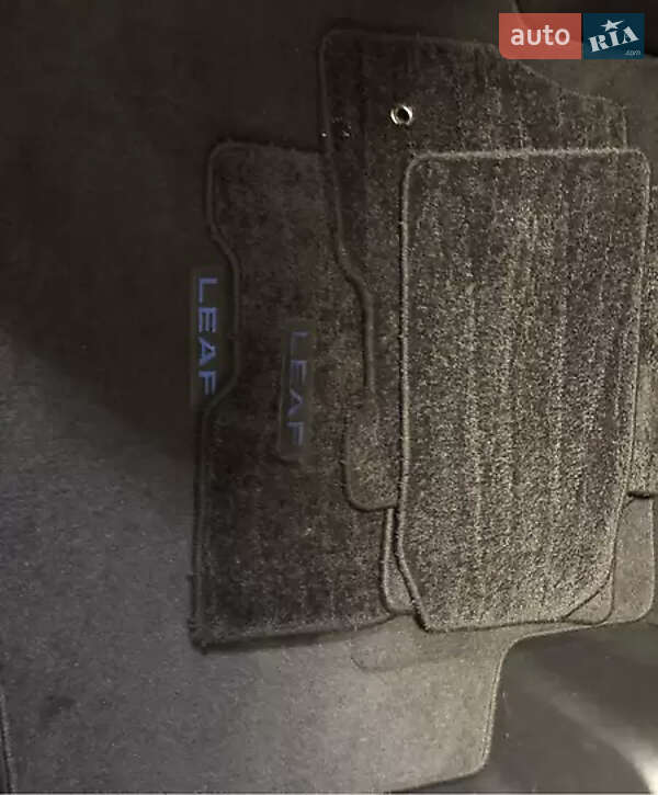 Хэтчбек Nissan Leaf 2014 в Днепре