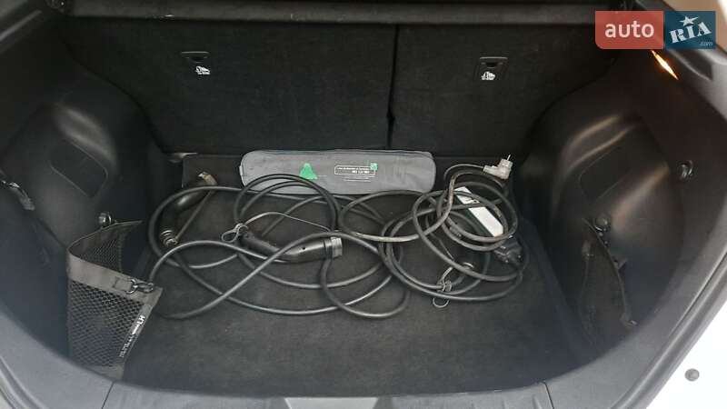 Хэтчбек Nissan Leaf 2019 в Буче