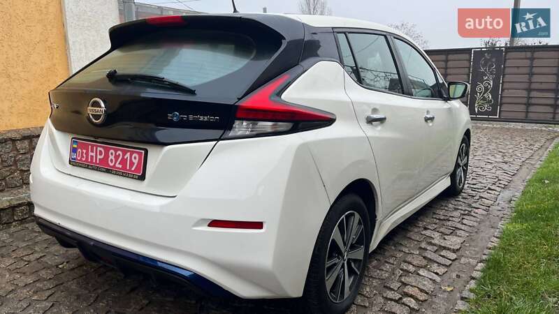 Хэтчбек Nissan Leaf 2019 в Буче