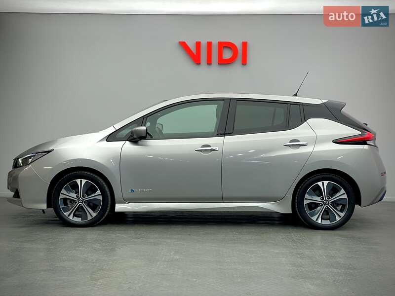 Хэтчбек Nissan Leaf 2018 в Киеве