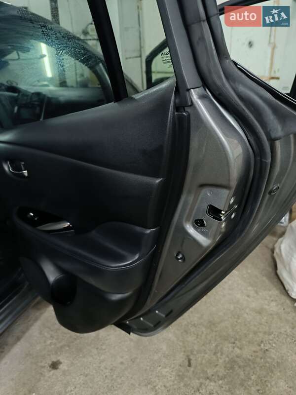 Хэтчбек Nissan Leaf 2015 в Ровно фото 32 Хэтчбек Nissan Leaf 2015 в Ровно