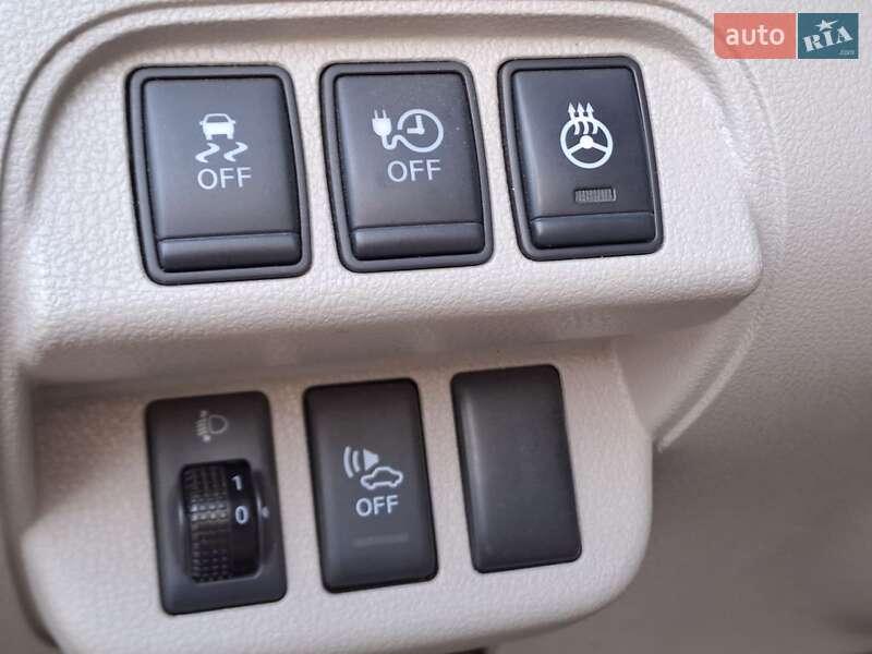 Хэтчбек Nissan Leaf 2011 в Одессе