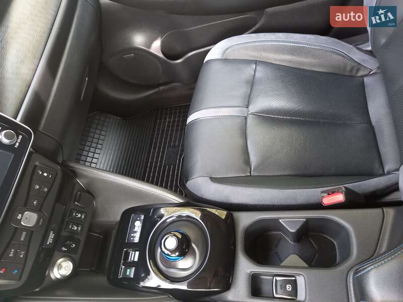 Хэтчбек Nissan Leaf 2019 в Кременчуге