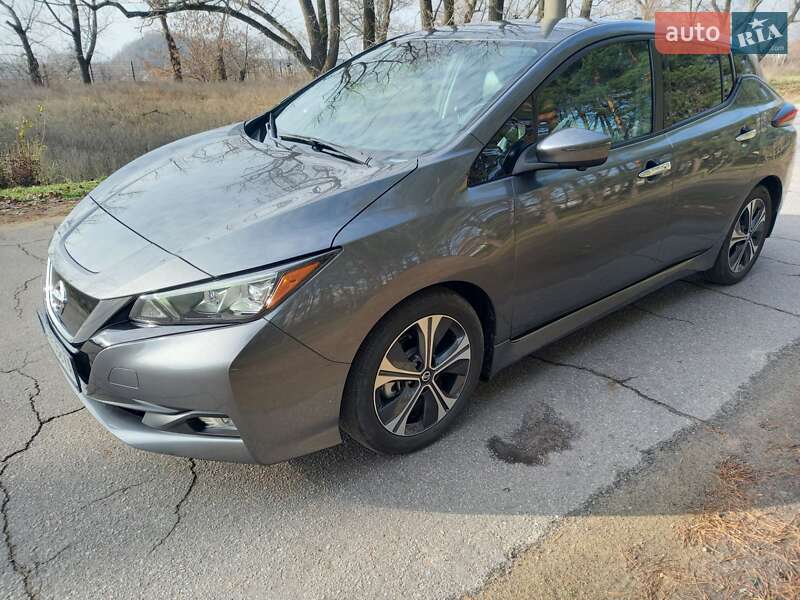 Хэтчбек Nissan Leaf 2019 в Кременчуге