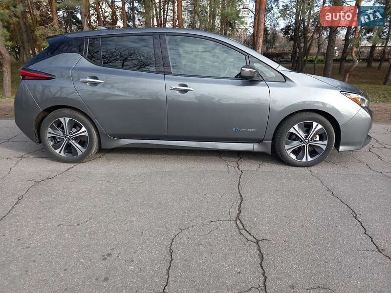 Хэтчбек Nissan Leaf 2019 в Кременчуге