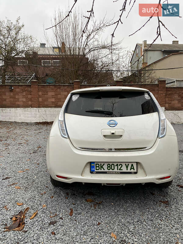 Хетчбек Nissan Leaf 2014 в Рівному