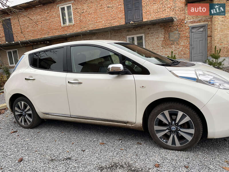Хетчбек Nissan Leaf 2014 в Рівному