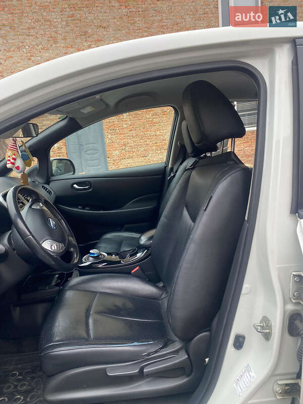 Хетчбек Nissan Leaf 2014 в Рівному