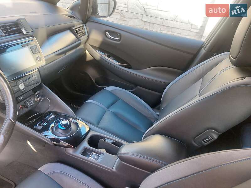 Хэтчбек Nissan Leaf 2018 в Днепре