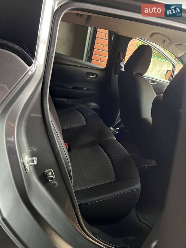 Хэтчбек Nissan Leaf 2019 в Черновцах