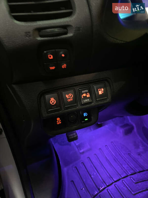 Хэтчбек Nissan Leaf 2014 в Ужгороде