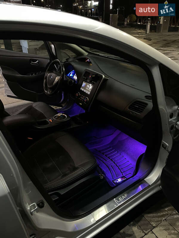 Хэтчбек Nissan Leaf 2014 в Ужгороде