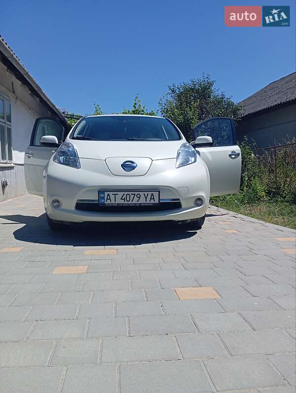 Хэтчбек Nissan Leaf 2012 в Ивано-Франковске