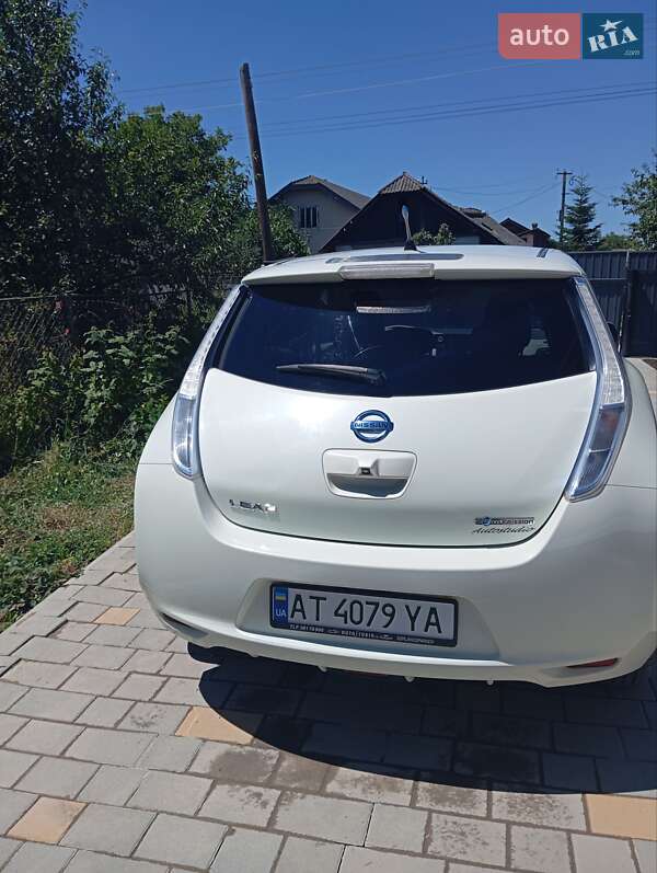 Хэтчбек Nissan Leaf 2012 в Ивано-Франковске