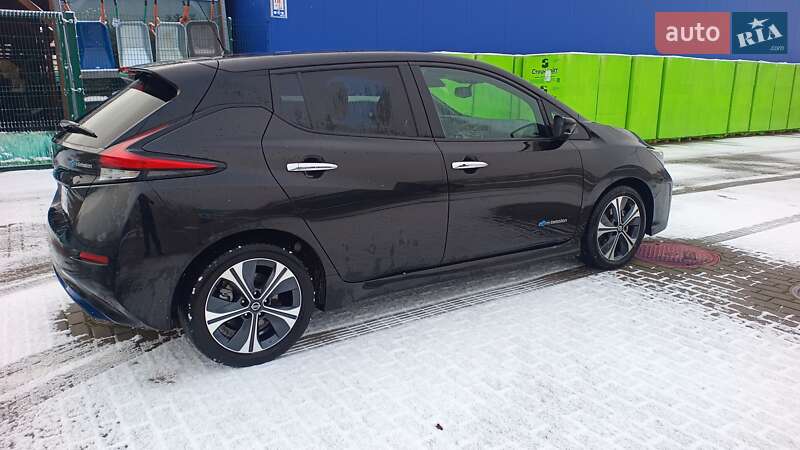 Хэтчбек Nissan Leaf 2018 в Дубно