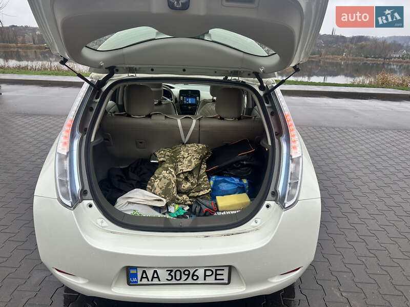 Хэтчбек Nissan Leaf 2012 в Капитановке