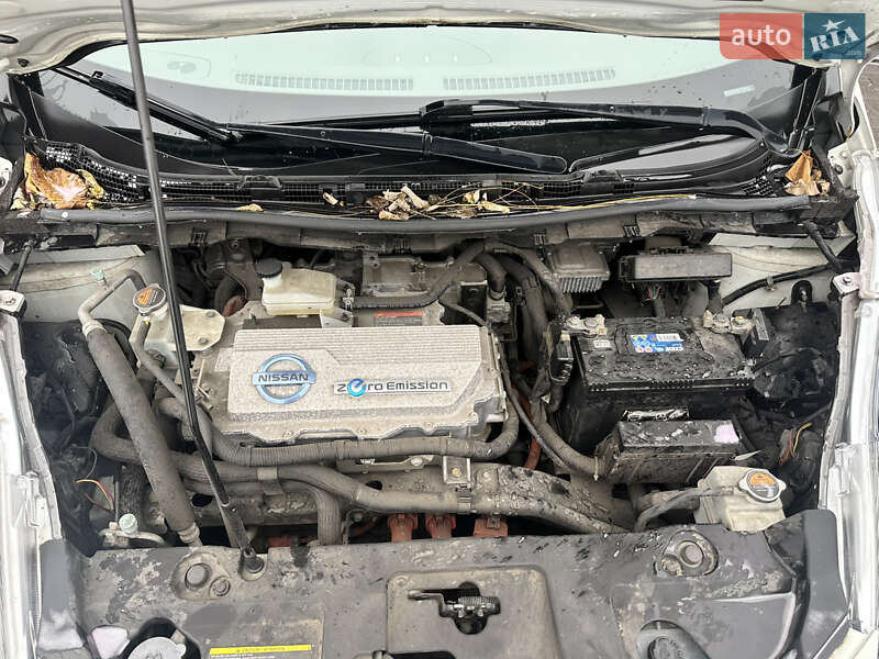 Хэтчбек Nissan Leaf 2012 в Капитановке